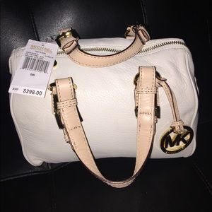 Michael Kor small satchel Vanilla. New with tags.